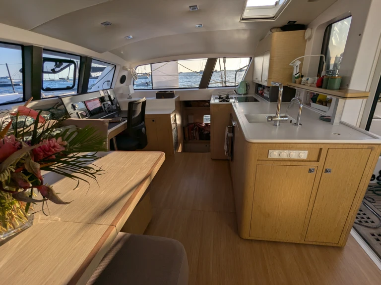 Hire Catamaran with or without skipper Outremer Carnon-Plage