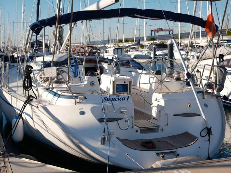 Sailboat hire in Valencia - Bavaria Bavaria 49