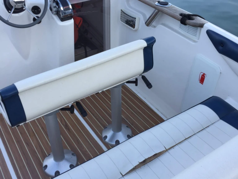 Yacht charter France - Quicksilver Quicksilver 620 Open on SamBoat