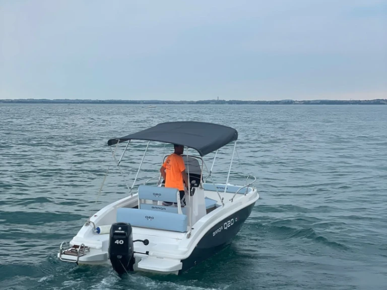 Hire a Barqa Q20 Moniga del Garda