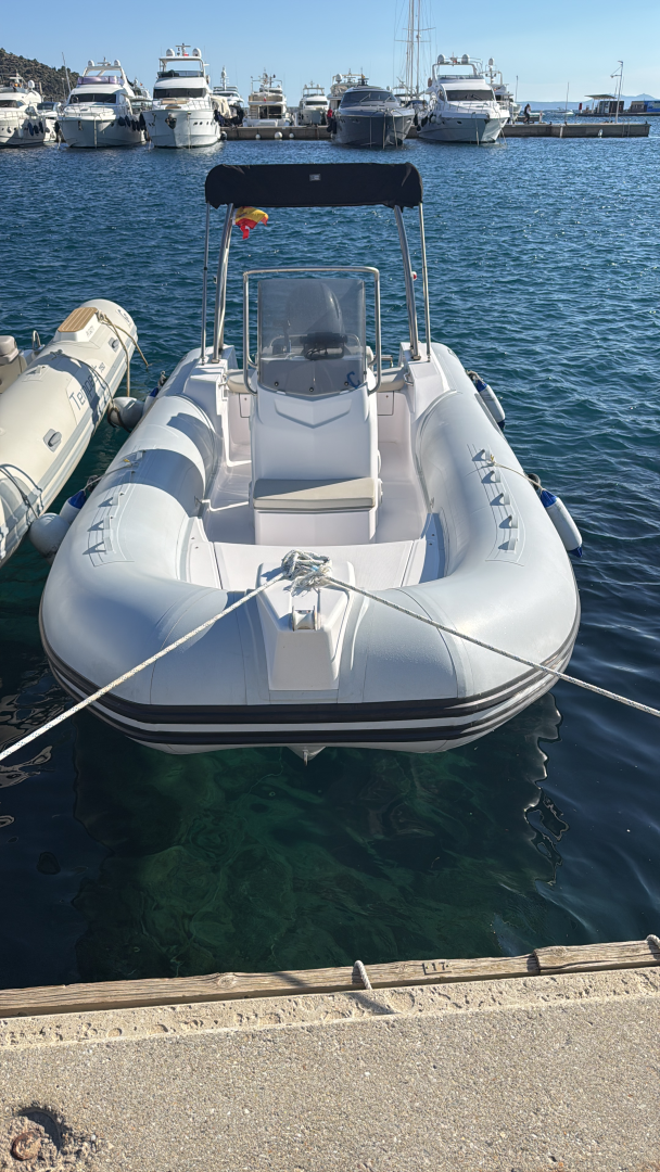 Hire a Capelli F130LA Roses