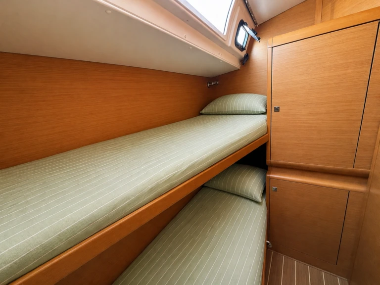 Yacht hire Palavas-les-Flots cheap Sun Odyssey 509