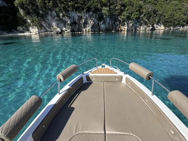 Motorboat hire in Skiathos - Karel Ithaca