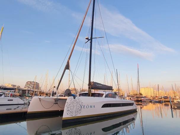 Hire a Outremer outremer 51 Carnon-Plage