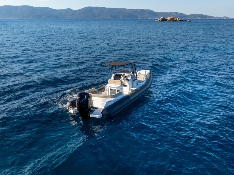 Fanale marine  ALTORE 900 CABINE charter bareboat or skippered in  Porto Pollo