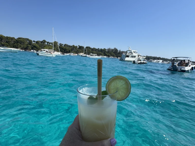 Yacht hire Mandelieu-la-Napoule cheap Activ 755 Sundeck