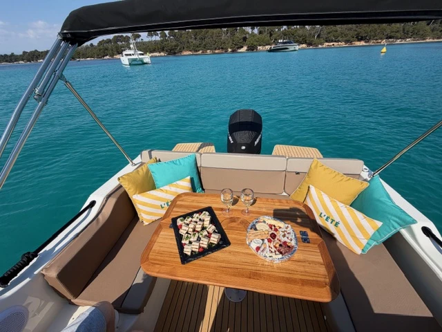 Yacht hire Mandelieu-la-Napoule cheap Activ 755 Sundeck