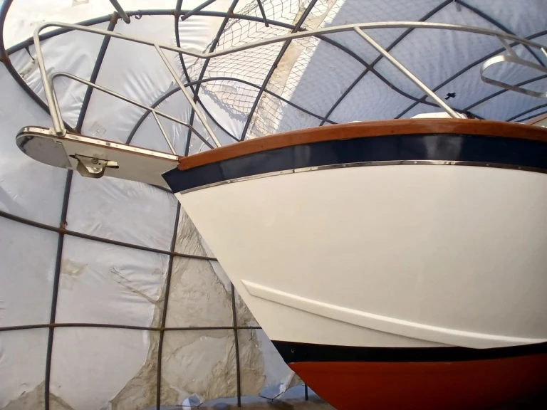 Hire Motorboat Cris-Craft with a boat licence