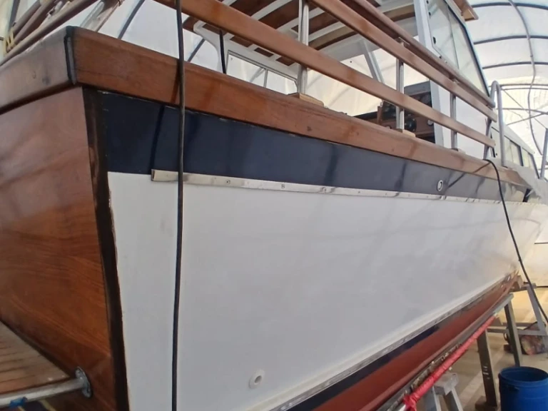 Motorboat to hire Mahón at the best price