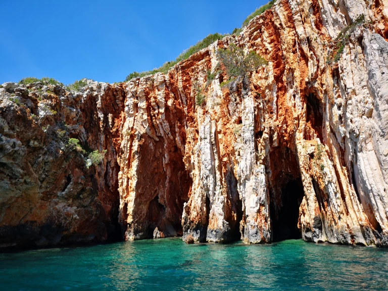 Yacht hire Hvar cheap BF150XU