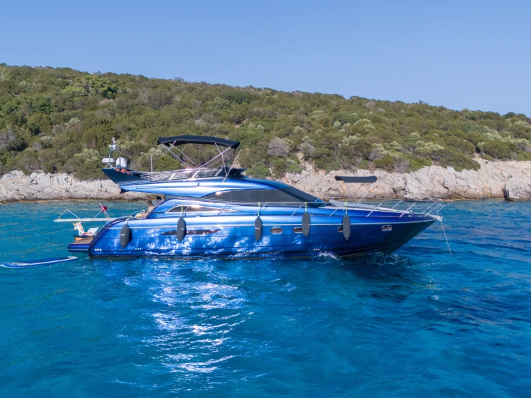 Hire Luxury Yacht Princess with a boat licence