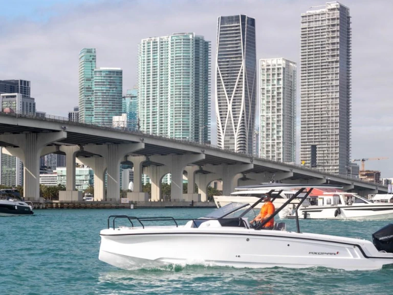 Charter a Axopar Axopar 25 Cross Top in Miami on Samboat