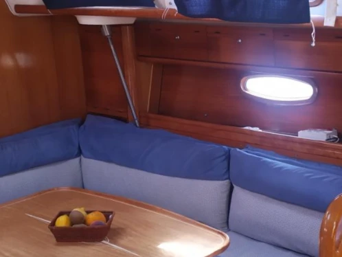 Hire Sailboat Bavaria with a boat licence