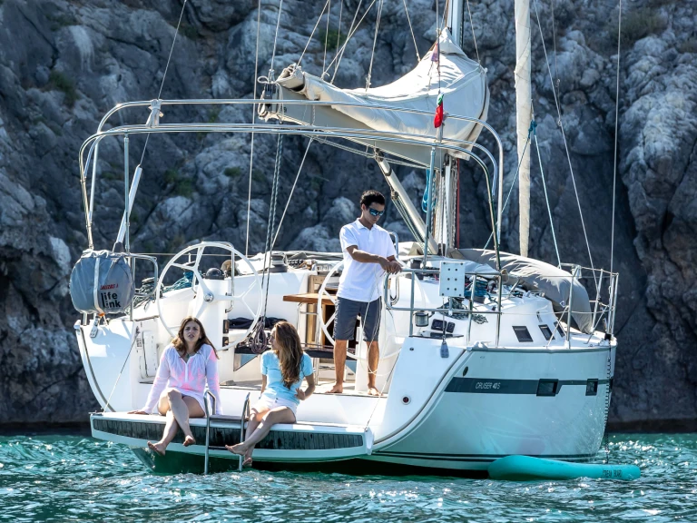 Yacht charter Sines - Bavaria Bavaria 40 Cruiser on SamBoat