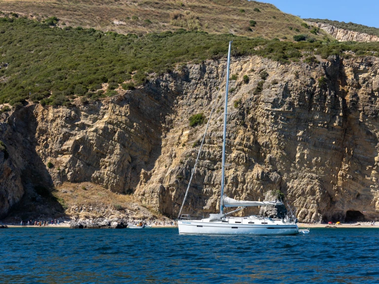 Hire a Bavaria Bavaria 40 Cruiser Sines
