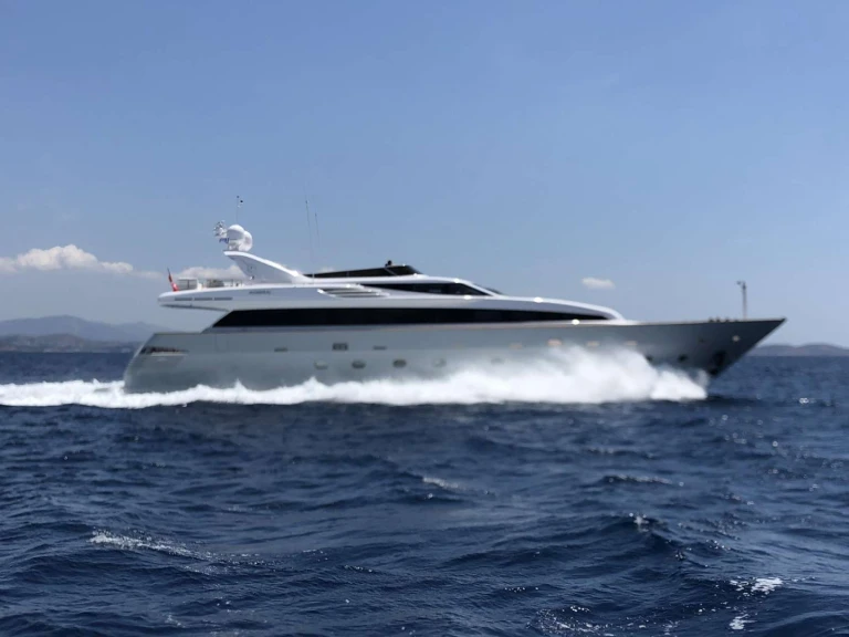 Luxury Yacht to hire Athens at the best price
