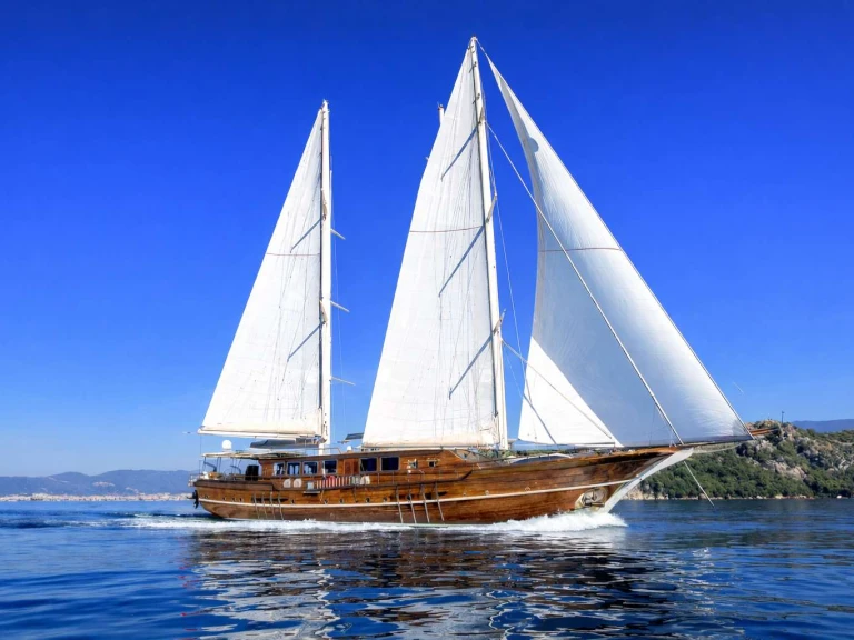 Charter a  Oxyzen in Athens on Samboat