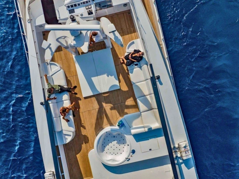 Hire a Cantieri di Pisa, Italy BELLINI Greece