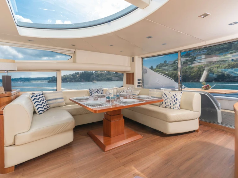 Hire Luxury Yacht with or without skipper Sunseeker Gouvia