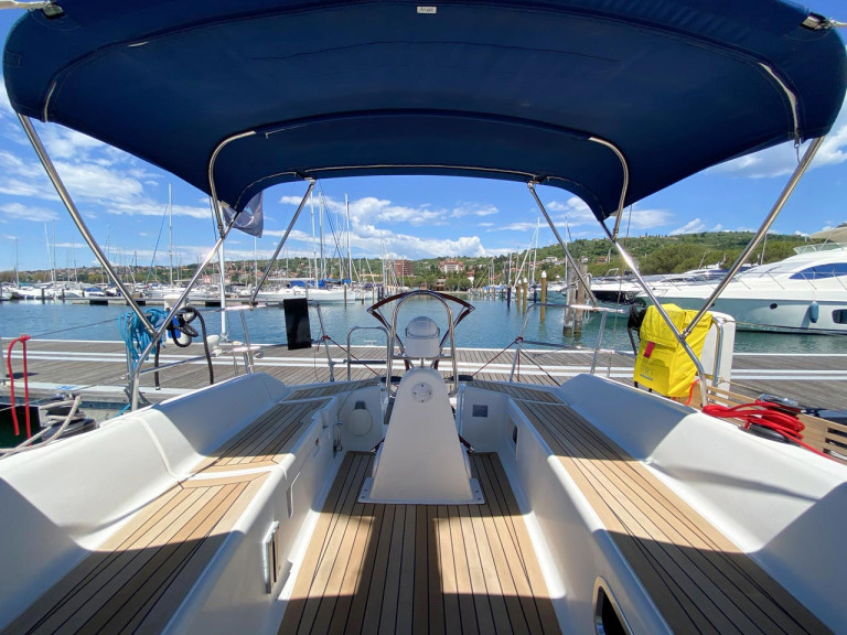 Hire a Dufour Dufour 325 Grand Large Portorož