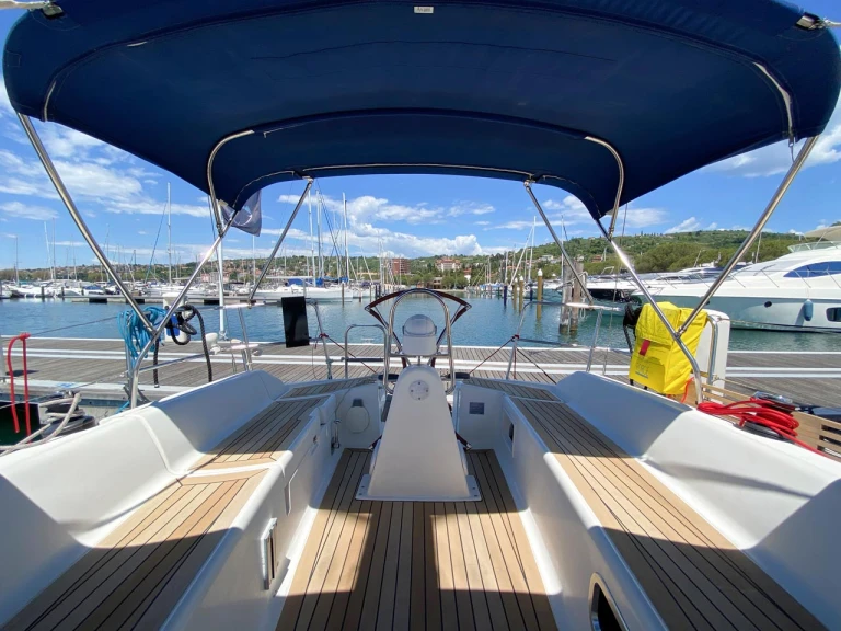 Hire a Dufour Dufour 325 Grand Large Portorož