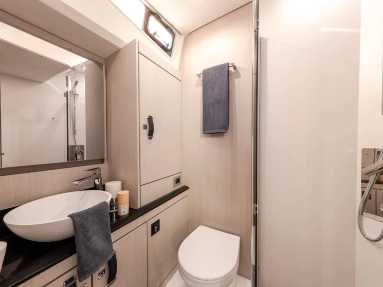 Yacht charter Bari - Jeanneau Jeanneau 60 on SamBoat