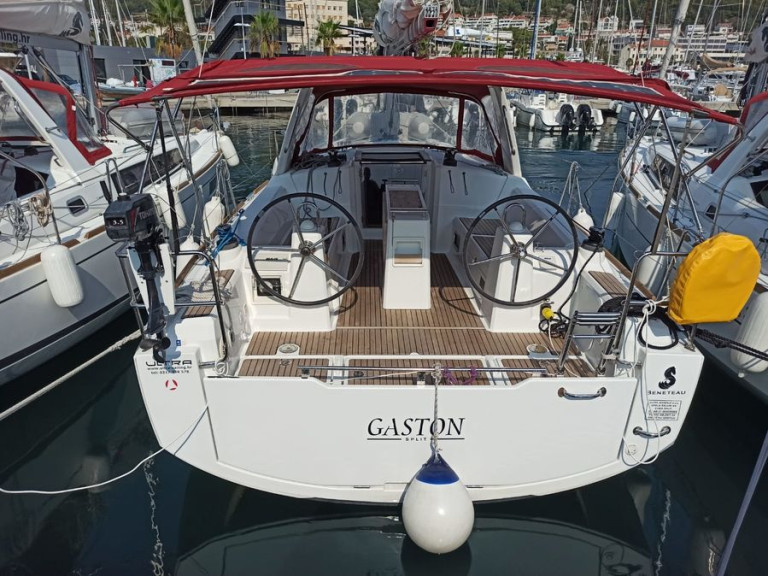 Sailboat to hire Split at the best price