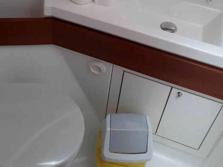 Bénéteau Oceanis 46.1 charter bareboat or skippered in  Piraeus