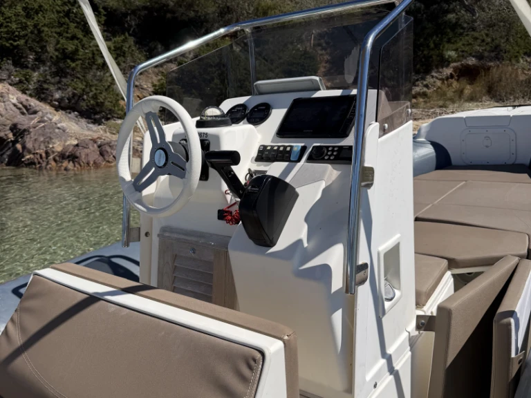 Hire RIB sportis with a boat licence