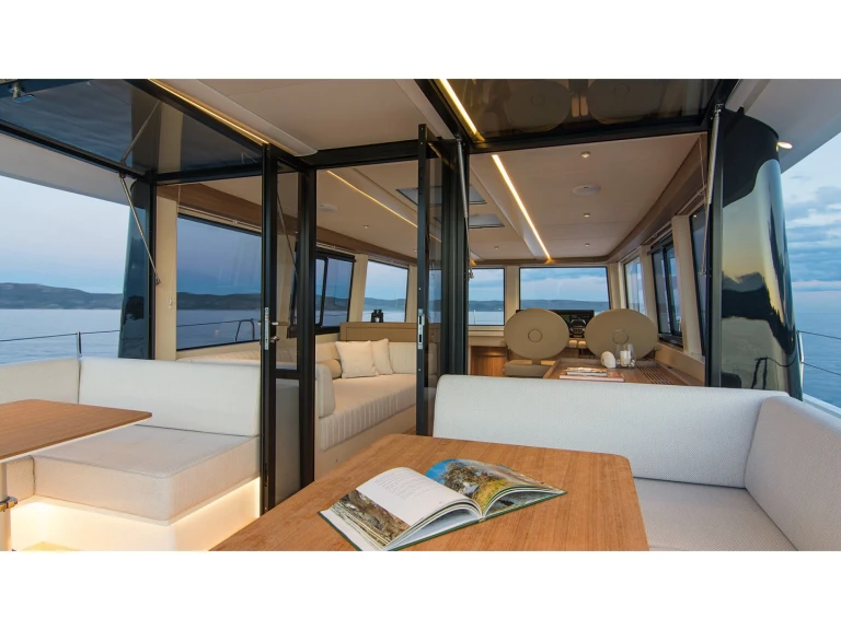 Luxury Yacht to hire Órmos Bay at the best price