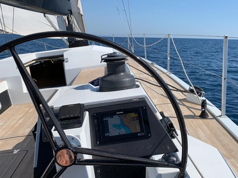 Sailboat hire in La Spezia - Vismara Vismara B52