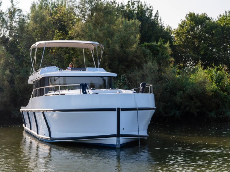 Hire a Delphia Poseidon 45 Casale sul Sile