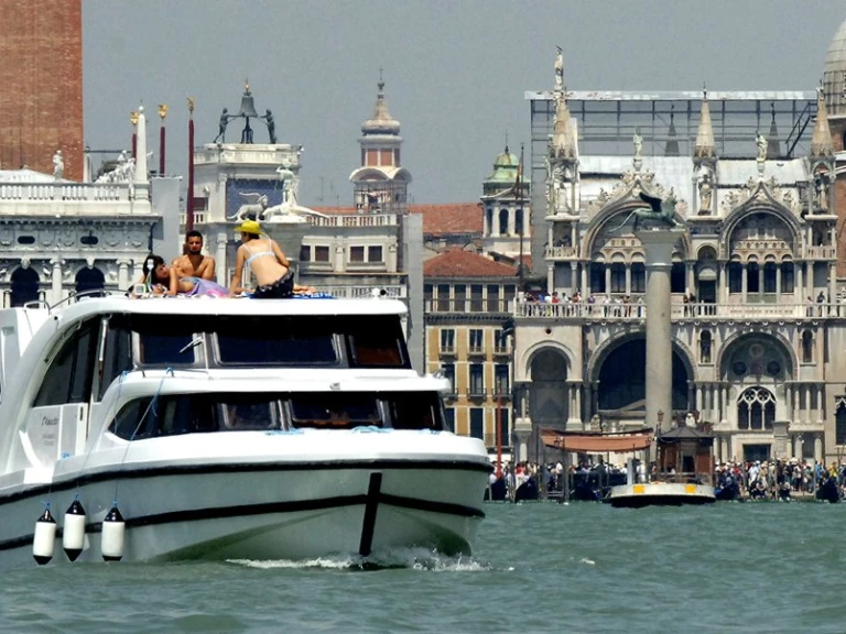 Yacht hire Casale sul Sile cheap Minuetto 6