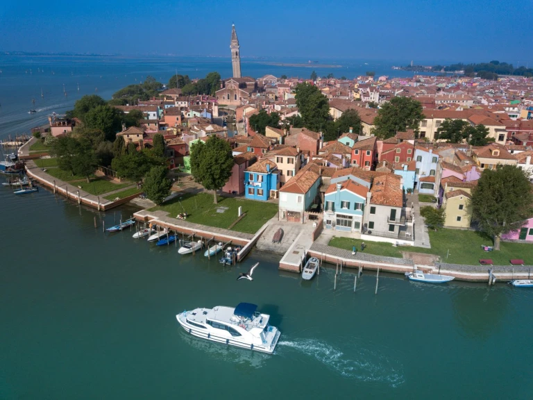 Yacht charter Casale sul Sile - Houseboat Holidays Italia S.R.L. Minuetto 8 on SamBoat