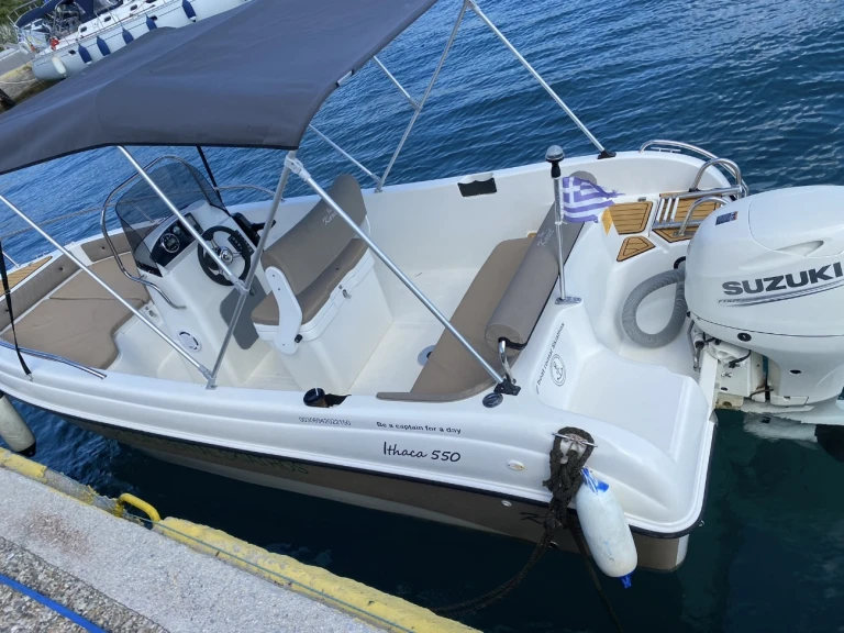 Hire Motorboat Karel with a boat licence