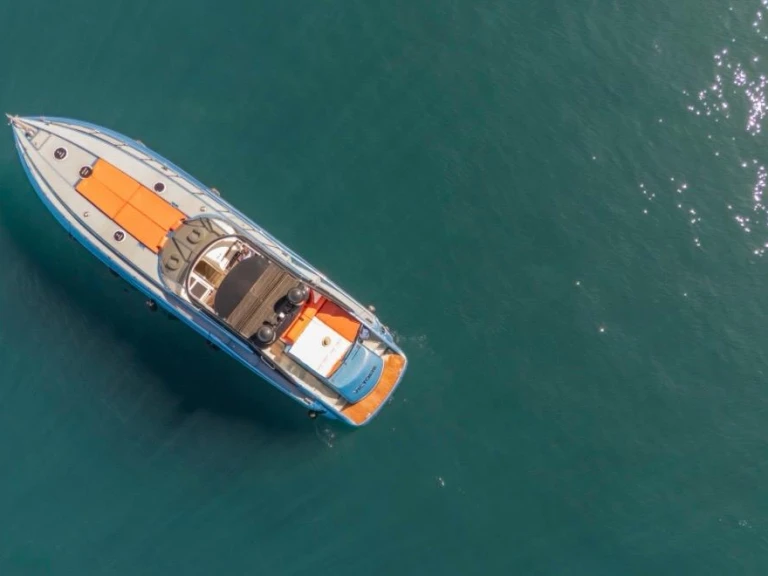 Charter a Sunseeker Predator 63 in Saint-Tropez on Samboat