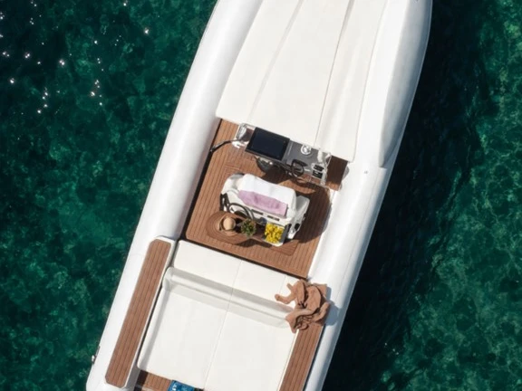 Charter a Italiamarine Salina 33 in Naples on Samboat