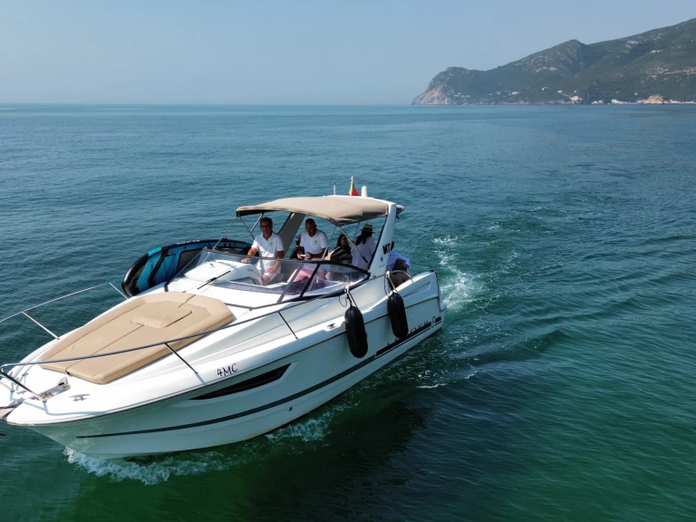 Yacht charter Marina de Tróia - Jeanneau Leader 8 on SamBoat