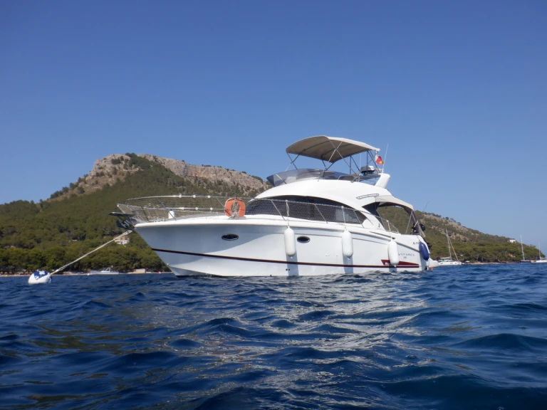Charter a Bénéteau Antares 36 Millenium in Argeles on Samboat