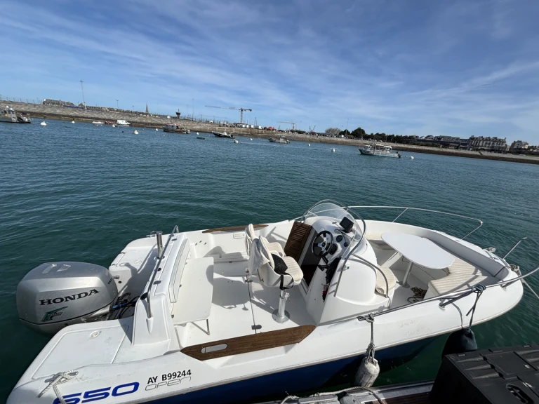 Bénéteau Flyer 6.5 charter bareboat or skippered in  Saint-Malo