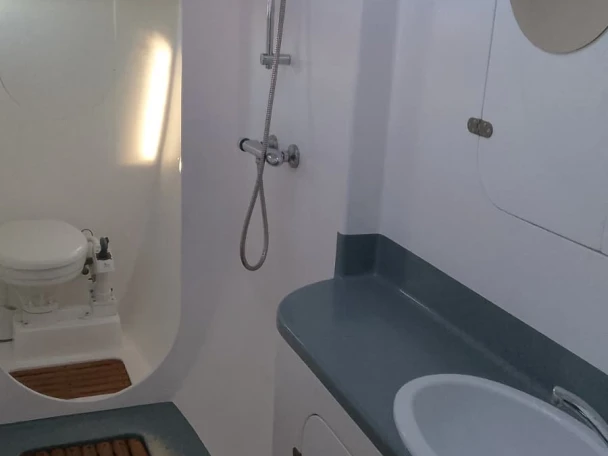 Hire a Lerouge VIK 125 France