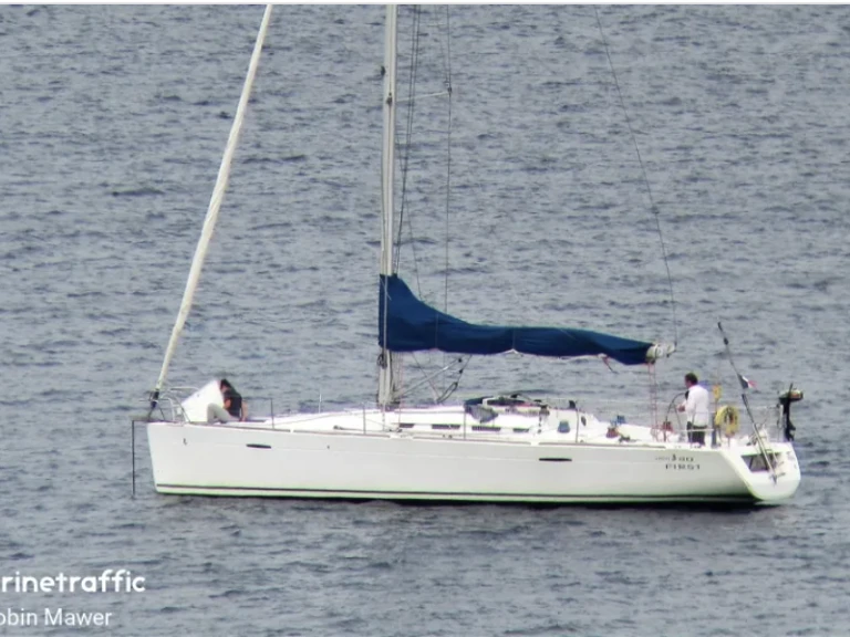 Sailboat to hire Barcelona at the best price