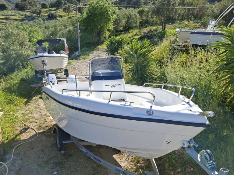 Yacht hire Keri cheap Blu Water 170