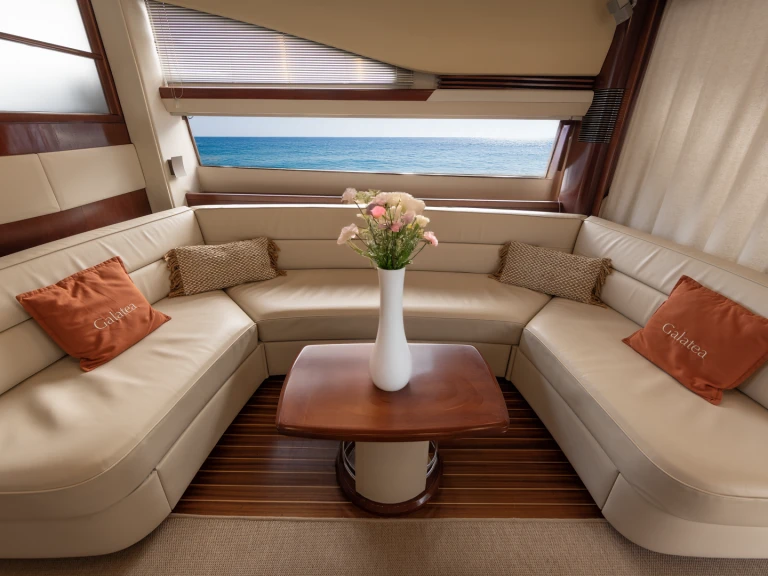 Luxury Yacht hire in Castellammare di Stabia - Princess Princess 67 Fly