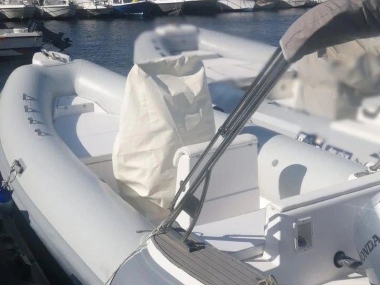 op marine 19 charter bareboat or skippered in  Sorrento