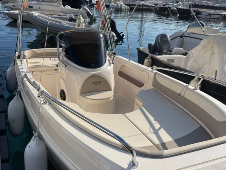 Motorboat to hire Lipari at the best price