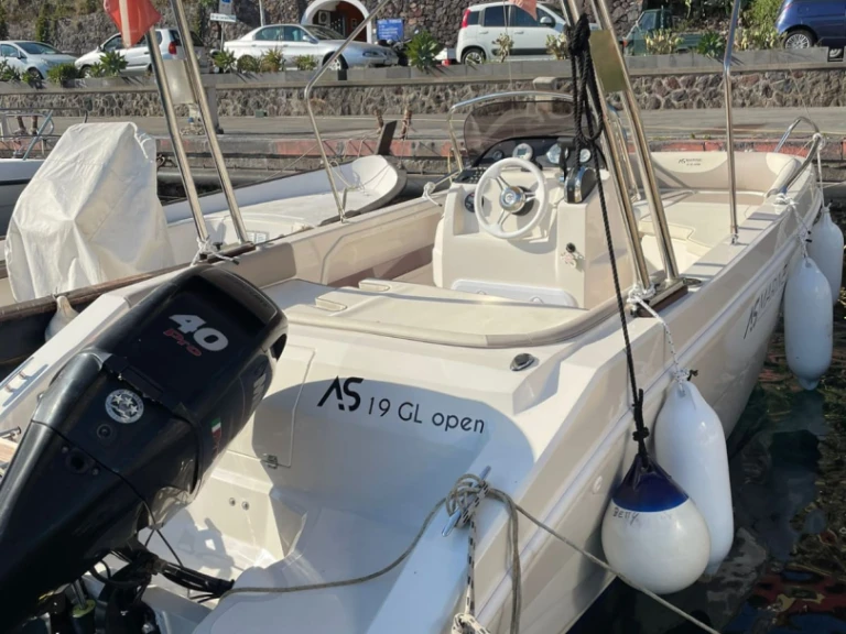 Yacht hire Lipari cheap 19 GL MARINE