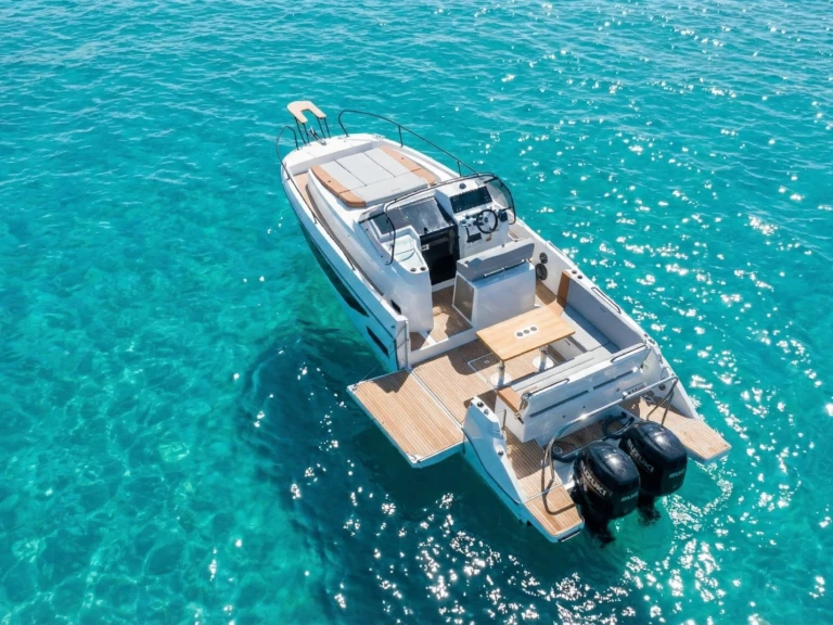 Yacht hire Ibiza Town cheap FLYER 9 SUNdeck