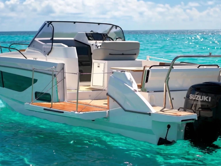 Hire Motorboat Bénéteau with a boat licence