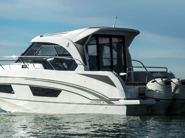 Charter a Bénéteau Antares 9 in Sukošan on Samboat